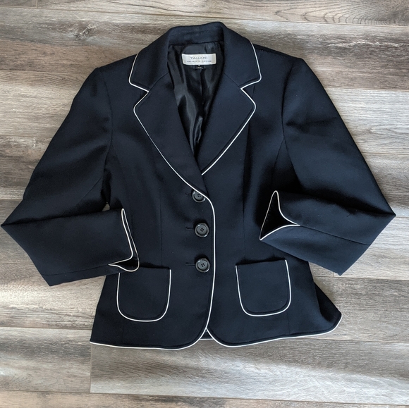 Tahari Arthur S. Levine Tailored Blazer - Picture 4 of 7